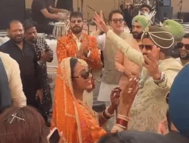 ਚੱਲਦੇ ਸ਼ੋਅ 'ਚ ਗਾਇਕ ਜਸਬੀਰ ਜੱਸੀ ਦਾ ਪੁਲਿਸ ਨੇ ਸਾਊਂਡ ਕਰਵਾਇਆ ਬੰਦ, ਫਿਰ ਵੀ ਲਾਈਆਂ ਰੌਣਕਾਂ; ਦੇਖੋ ਪੂਰੀ ਵੀਡੀਓ