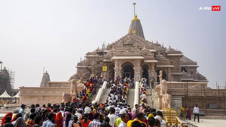 महासचिव चंपत राय ने आगे बताया कि प्रधानमंत्री सहित सभी प्रमुख अतिथि दोपहर करीब 2 बजे या उससे थोड़ा पहले अयोध्या से प्रस्थान कर सकते हैं. उन्होंने कहा कि प्रशासन और ट्रस्ट दोनों इस आयोजन के महत्व और व्यस्त कार्यक्रम को ध्यान में रखते हुए तैयारियां कर रहे हैं, ताकि आम जनता को किसी भी तरह की परेशानी न हो. यह सभी प्रबंध समारोह का हिस्सा हैं.