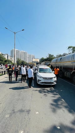 पुण्यातील नवले ब्रिजवर पुन्हा अपघात; कंटेनरची तीन-चार वाहनांना धडक, वाहतूक जाम