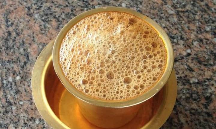 इसके बाद 1800 के दशक में ब्रिटिशों ने दक्षिण भारत के मौसम को कॉफी की खेती के लिए उपयुक्त समझा और बड़े पैमाने पर कॉफी का उत्पादन शुरू किया. वहीं यही से कॉफी दक्षिण भारतीय समाज और संस्कृति का अहम हिस्सा बनती चली गई.