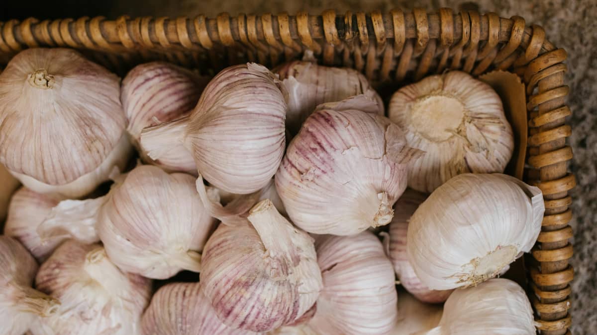 10 Kitchen Spices That Reduce Inflammation Naturally