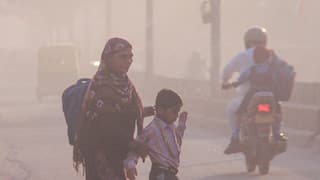 Delhi Continues To Choke As AQI Hits 500: GRAP-4 Emergency, Outdoor Sports Banned