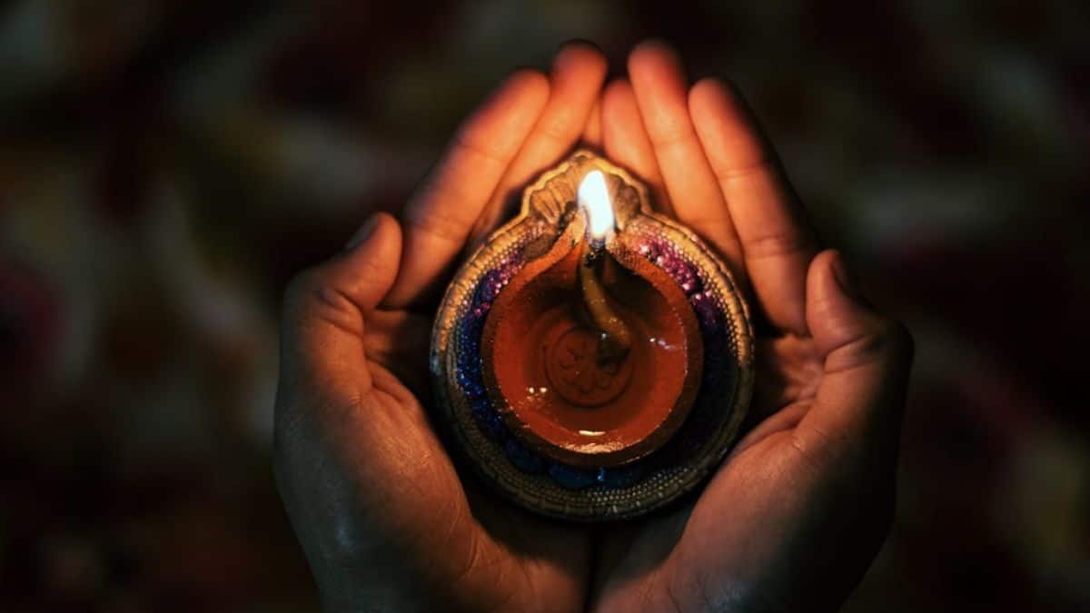 Karthigai Deepam: கார்த்திகை மாதம் ஆரம்பம்.. 30 நாட்களும் தீபமேற்றினால் இவ்வளவு பலன்களா?