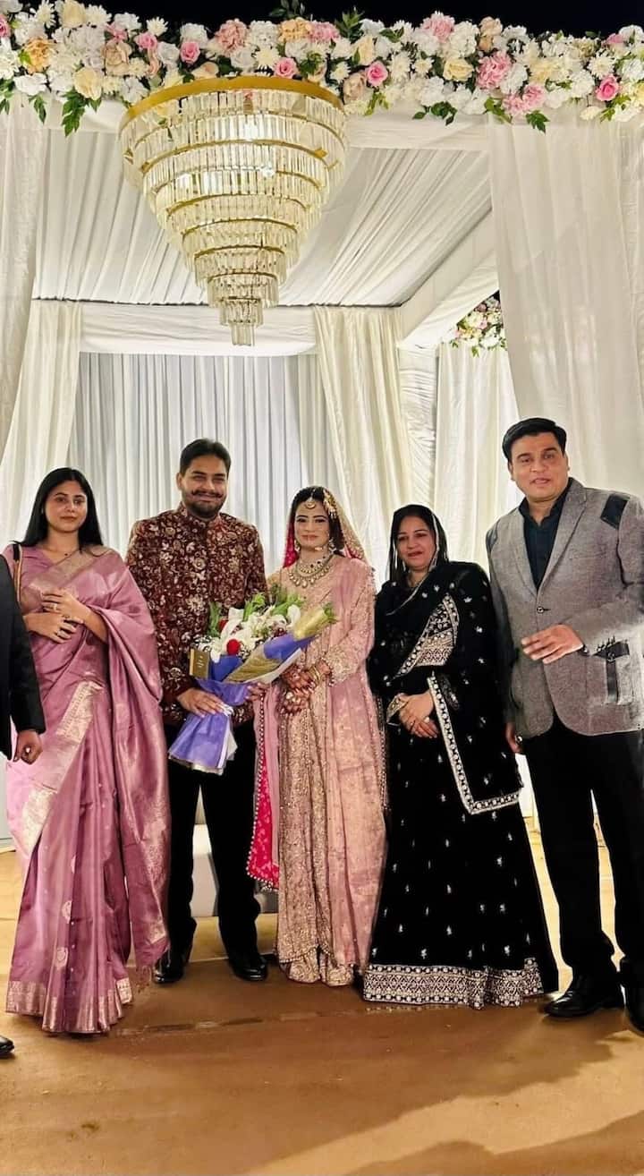 मुख्तार अंसारी के छोटे बेटे उमर अंसारी के निकाह का वलीमा 17 नवंबर को संपन्न हुई. इस शादी में AIMIM चीफ ओवैसी से लेकर सपा सांसद धर्मेंद्र यादव तक पहुंचे.