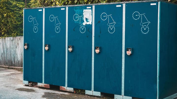 हर साल 19 नवंबर को होने वाला World Toilet Day हमें याद दिलाता है कि स्वच्छता और सार्वजनिक शौचालय सिर्फ रोजमर्रा की जरूरत नहीं, बल्कि स्वास्थ्य और समाज की बुनियादी जरूरत है. इसी संदर्भ में चीन का चोंगकिंग शहर दुनिया के सबसे बड़े सार्वजनिक शौचालय का घर बनकर सामने आया है.