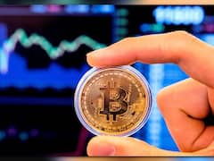 Bitcoin Price Falls : बिटकॉइनचे दाम घसरले, 90 हजार डॉलर्स वरून खाली!