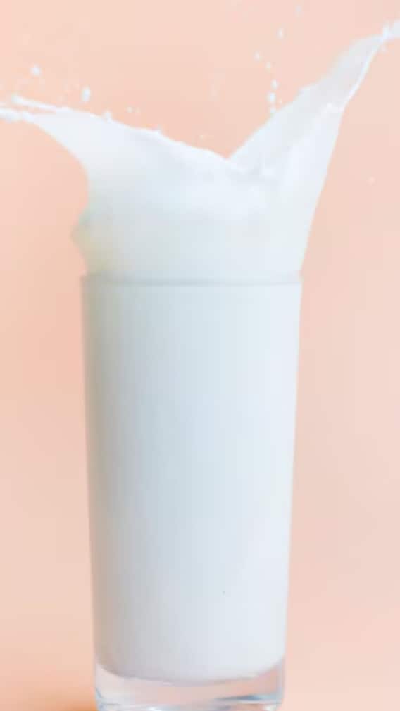 பாலில் இதை சேர்த்து குடிங்க.. இம்யூனிட்டி அமோகமா இருக்கும்!