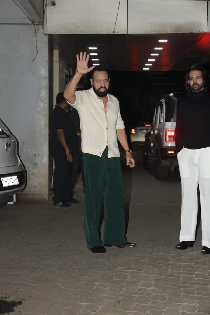 शेरा के लुक की बात करें तो उन्होंने ग्रीन पैंट के साथ बेज कलर की शर्ट पहनी हुई थी. जिसमें वो काफी स्मार्ट लग रहे थे.