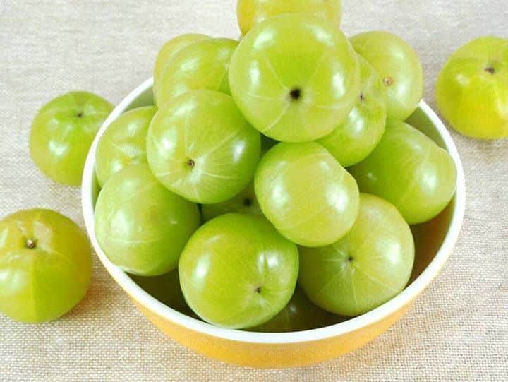 कमकुवत मूत्रपिंड असलेल्या किंवा मूत्रपिंडात दगडांचा इतिहास असलेल्या लोकांनी आवळा जास्त प्रमाणात सेवन करणे टाळावे, कारण यातून ऑक्सलेट तयार होऊ शकते.