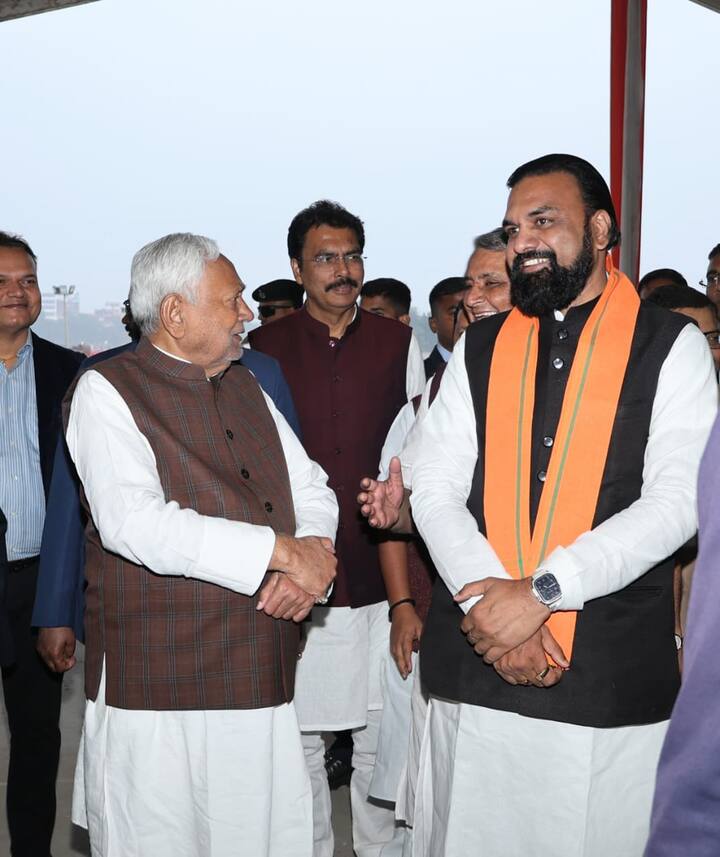 इस मौके पर उनके साथ मंत्री विजय कुमार चौधरी, उपमुख्यमंत्री सम्राट चौधरी और मंत्री नितिन नवीन भी मौजूद रहे. सबने अपने-अपने अनुसार से व्यवस्था को देखा.