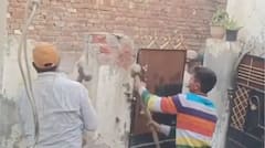 ਪੰਜਾਬ ਦੀ ਸਿਆਸਤ 'ਚ ਮੱਚੀ ਹਲਚਲ, ਭਾਜਪਾ ਆਗੂ ਦਾ ਢਾਹਿਆ ਗਿਆ ਘਰ; ਜਾਣੋ ਕਿਸ ਗੱਲ ਨੂੰ ਲੈ ਭੱਖਿਆ ਵਿਵਾਦ...?