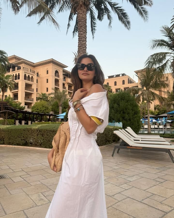 इंस्टाग्राम पर उनके 670k से भी ज्यादा फॉलोअर्स हैं.