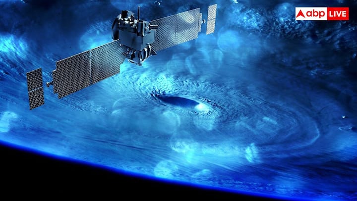 हर सैटेलाइट को पूरी तरह से सील बंद प्रणाली के रूप में डिजाइन किया जाता है. इससे सैटेलाइट के अंदर की चीजें हवा, नमी, धूल या फिर दूषित पदार्थ के संपर्क में नहीं आती. छोटी सी भी लीक इलेक्ट्रॉनिक उपकरण को नष्ट कर सकती है, इस वजह से इसकी सीलिंग काफी सटीकता से की जाती है.