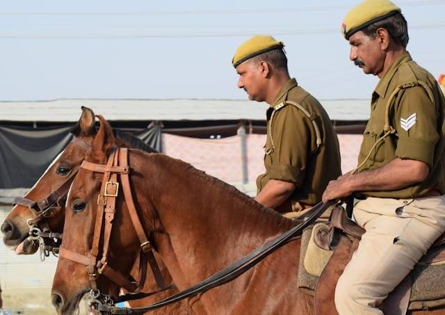वहीं महिला उम्मीदवारों के लिए सामान्य, एससी और ओबीसी वर्ग में न्यूनतम ऊंचाई 152 सेंटीमीटर, जबकि एसटी वर्ग में 147 सेंटीमीटर होनी चाहिए. महिला उम्मीदवारों के लिए सभी श्रेणियों में कम से कम 40 किलोग्राम वजन जरूरी किया गया है.