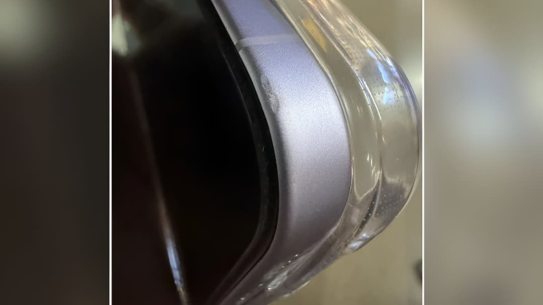 <div>Reddit Is Exploding Over An iPhone 17 That Was Damaged After A Minor Fall: Here's What Happened</div>