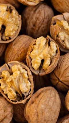 6 Reasons You Should Eat Walnuts Daily