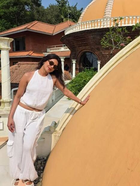 बता दें कि प्रियंका चोपड़ा और महेश बाबू की फिल्म ‘वाराणसी’ एक एक्शन ड्रामा फिल्म है. जो साल 2027 में रिलीज की जाएगी.