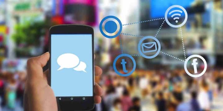 इसका एक और कारण स्टोरेज चिप की संरचना है. मेमोरी चिप को अगर एक इमारत मानें तो उसके भीतर कई छोटे-छोटे कमरे यानी ब्लॉक बने होते हैं. इन कमरों का साइज एक बार तय हो जाए तो उसे बदला नहीं जा सकता. अगर कोई कंपनी 128GB की बजाय 100GB स्टोरेज बनाना चाहे तो इसका मतलब है कि पूरे स्ट्रक्चर को बदलना पड़ेगा या कई ब्लॉक्स को बर्बाद करना पड़ेगा. यह न सिर्फ तकनीकी रूप से मुश्किल है बल्कि कंपनी के लिए महंगा और नुकसानदायक भी है.