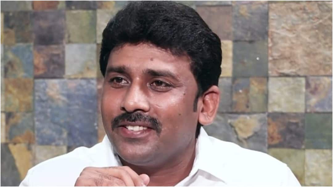YSRCP leader Karumuru Venkat Reddy arrested in hyderbad Karumuru Venkat Reddy Arrest: వైసీపీ నేత కారుమూరు వెంకట్ రెడ్డి అరెస్ట్, హైదరాబాద్ నుంచి ఏపీకి తరలింపు