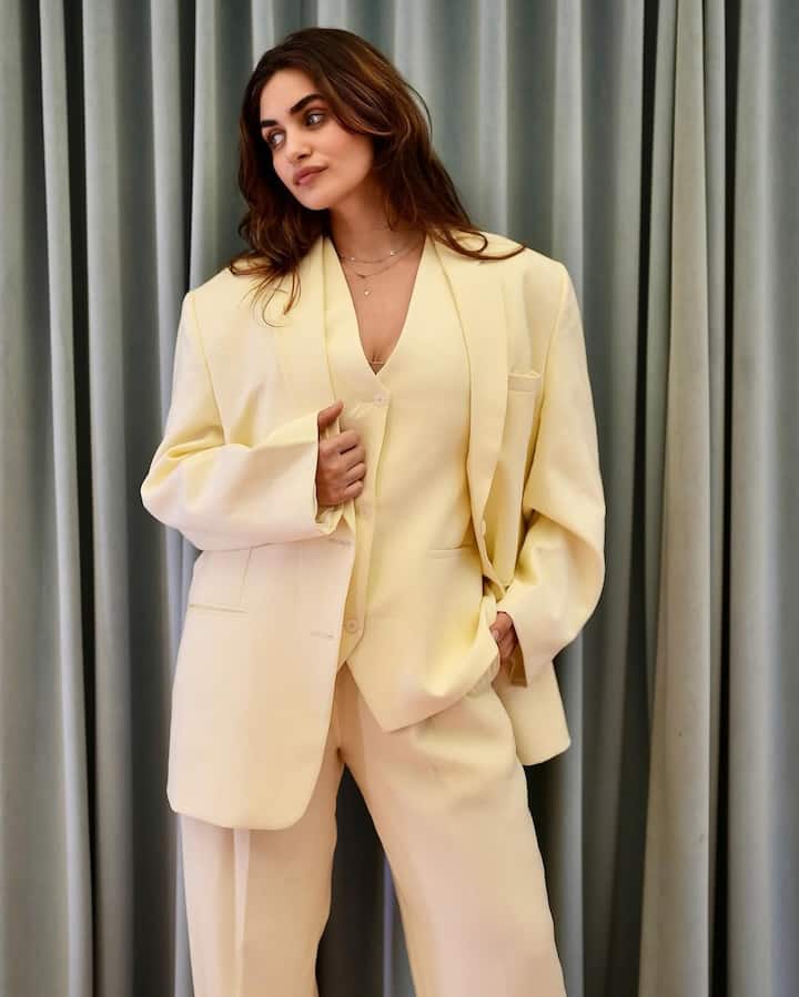 आए दिन ये हसीना अपनी खूबसूरत तस्वीरें भी सोशल मीडिया पर शेयर करती रहती हैं.