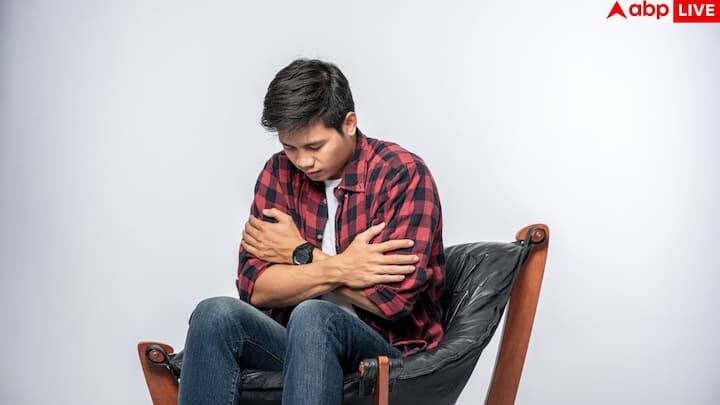 આ ઘટનાએ તબીબી જગત અને સામાન્ય જનતામાં ફરી એકવાર ચિંતા જગાડી છે કે હાર્ટ એટેક હવે કોઈપણ સમયે અને કોઈને પણ આવી શકે છે. છેલ્લા કેટલાક સમયથી યુવાન અને સ્વસ્થ દેખાતા લોકોમાં પણ આવા કિસ્સાઓમાં ચિંતાજનક વધારો થયો છે.