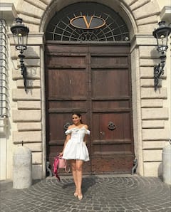 Aamna Sharif PHOTO: વ્હાઇટ ડ્રેસમાં આમના શરીફનો ચાર્મિંગ લુક, તસવીરોએ લગાવી આગ