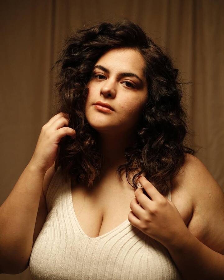 ऐसे में अनुपमा उसे सबक सीखाती है. जल्द ही परी अपने नई जिंदगी की शुरुआत करने वाली हैं.