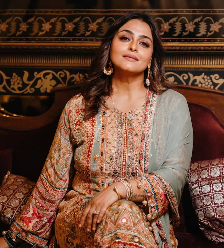 After going to New Zealand to support himself, he started his career again as a hair dresser. In her interview, she also revealed that after marriage, she decided to leave Mumbai and people were happy about this.