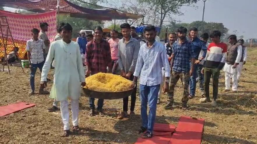 राजगढ़ में गजब नजारा, बंदर की मौत के बाद बैंड बाजे के साथ हुआ भव्य भोज, 4 हजार लोग पहुंचे