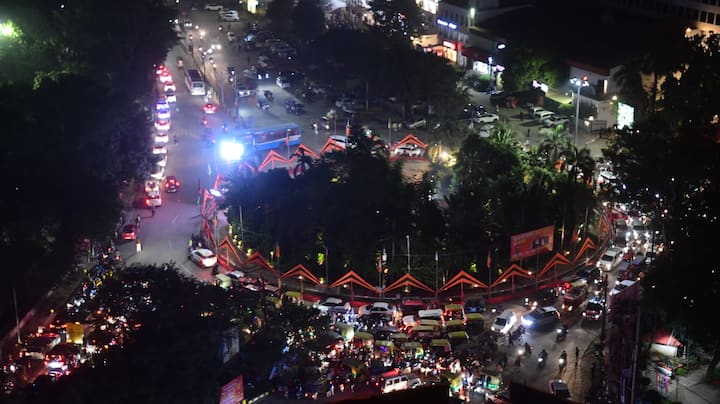 शपथ ग्रहण समारोह पटना के गांधी मैदान में होगा. कार्यक्रम सुबह 11.30 बजे से तय है. इसमें पीएम मोदी, गृह मंत्री अमित शाह के साथ कई राज्यों के मुख्यमंत्री, केंद्रीय मंत्री आदि हिस्सा लेंगे.