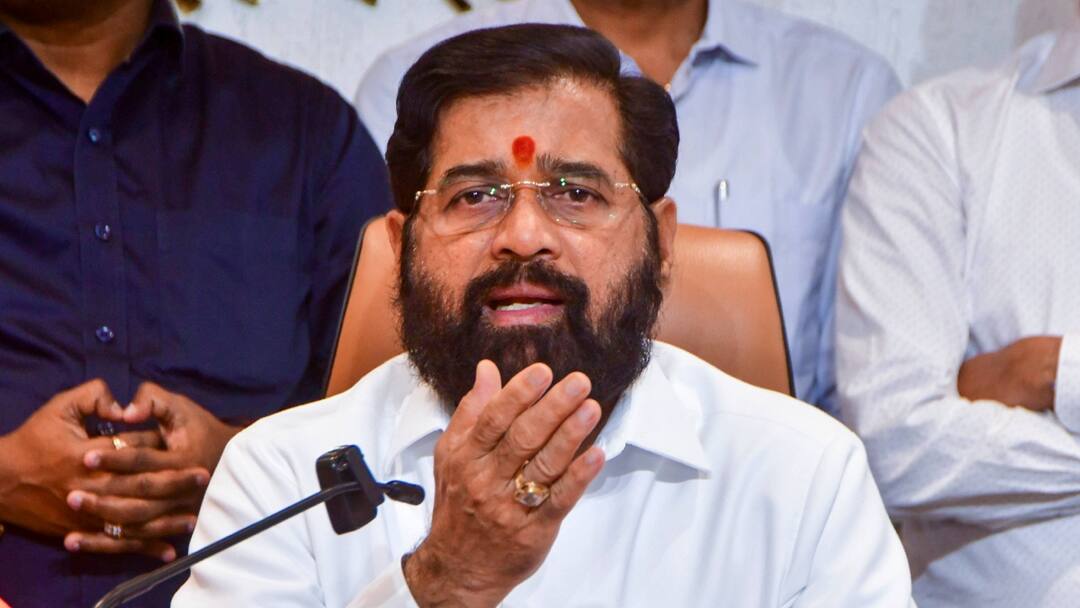 Maharashtra Nikay Chunav 2025 Badlapur Shiv Sena Eknath Shinde give ticket to six members of same family ann Maharashtra: बदलापुर नगर परिषद चुनाव में शिंदे गुट का 'परिवारवाद', एक ही घर के 6 सदस्यों को दिया टिकट