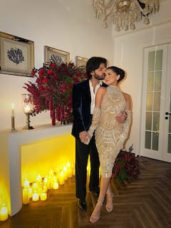 किस किया, बाहों में दिए पोज... तारा सुतारिया को बॉयफ्रेंड वीर पहाड़िया ने रोमांटिक अंदाज में विश किया बर्थडे