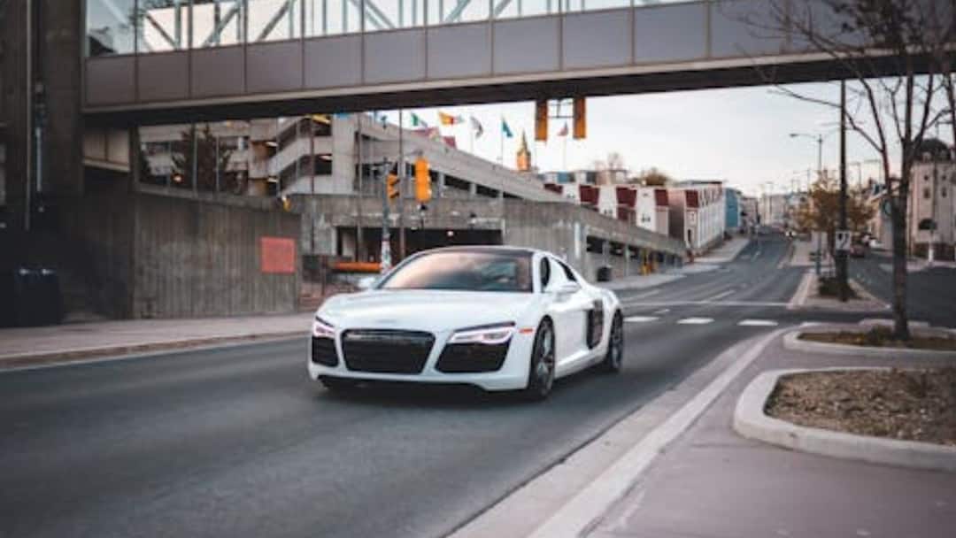 E Vehicles: டீசல், பெட்ரோலில் இயங்கும் சொகுசு கார்களுக்கும் வருகிறது தடை.. வாகன ஓட்டிகள் அதிர்ச்சி!