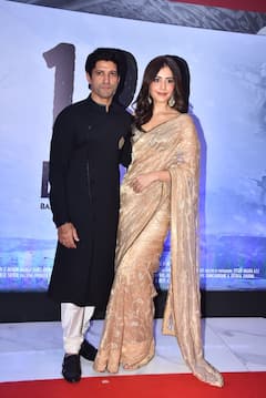 फरहान अख्तर की '120 बहादुर' की स्क्रीनिंग में उमड़ा बॉलीवुड, स्टाइलिश लुक में दिखे ऋतिक से लेकर रणवीर सिंह तक, देखें तस्वीरें