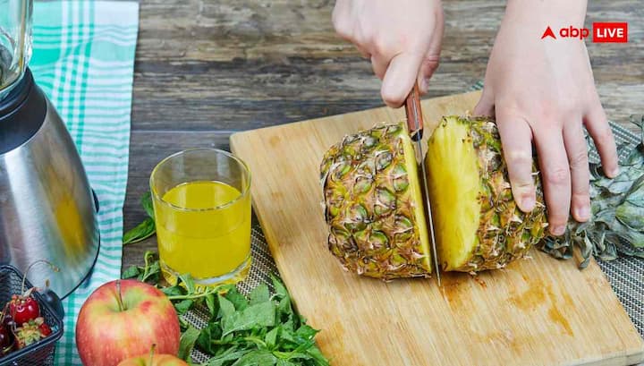 जिन लोगों को पेट या आंतों में अल्सर है, उनके लिए अनानास बिल्कुल भी सही ऑप्शन नहीं है. इसका एसिडिक नेचर और ब्रोमेलिन, दोनों मिलकर अल्सर वाले हिस्से को और ज्यादा परेशान कर सकते हैं, जिससे दर्द और जलन बढ़ सकती है.