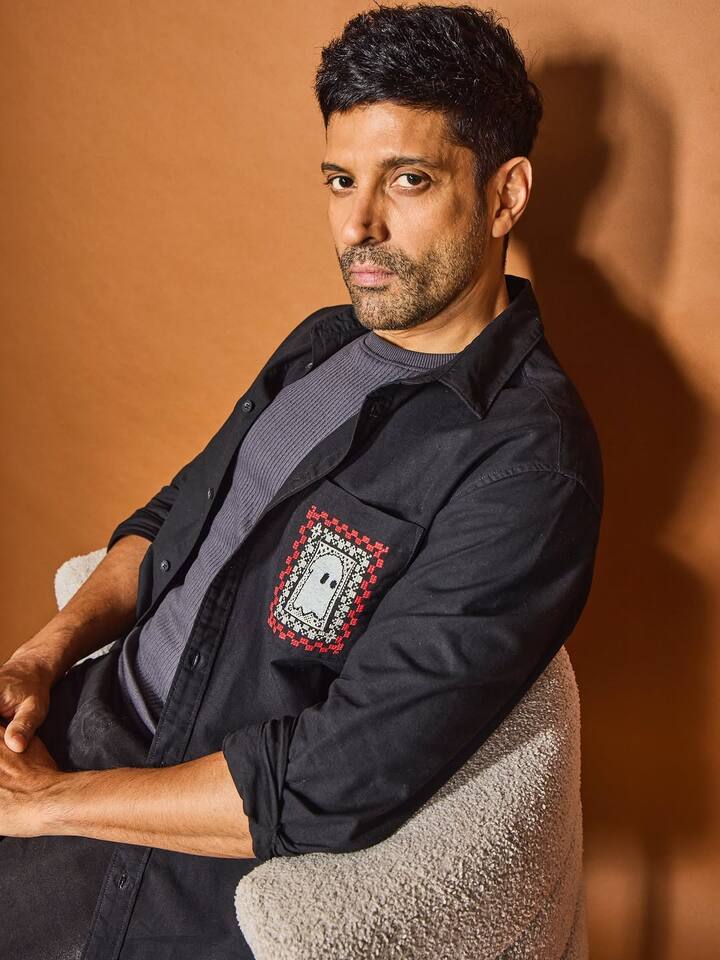 फरहान अख्तर का जन्म मुंबई के एक ईरानी-मुस्लिम परिवार में जावेद अख्तर के घर हुआ.