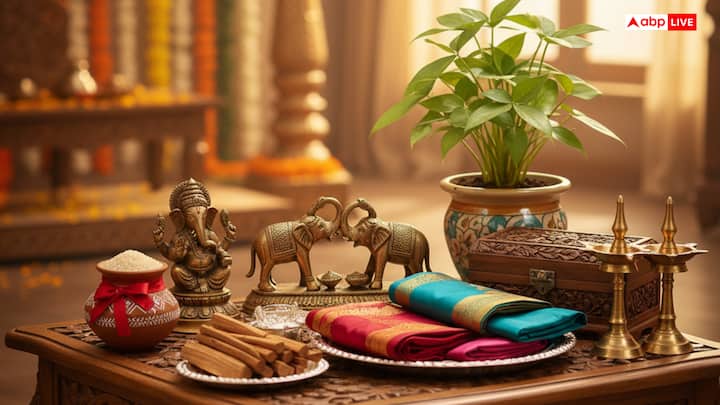 Many such things have been mentioned in Vastu Shastra which can bring positive and negative changes in our lives. Similarly, it is also mentioned in Vaastu that what things should we gift to someone on the auspicious occasion of marriage. According to Vastu, know which things gifting brings happiness and prosperity to the house.