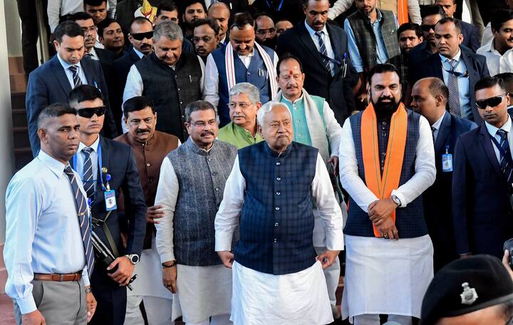 A large number of women are likely to come from different districts of the state. About two to three lakh people will gather. If the Prime Minister had gone to Gandhi Maidan by road from Patna Airport, traffic would have had to be disrupted.