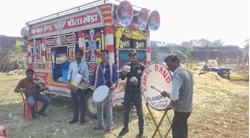 राजगढ़ में गजब नजारा, बंदर की मौत के बाद बैंड बाजे के साथ हुआ भव्य भोज, 4 हजार लोग पहुंचे