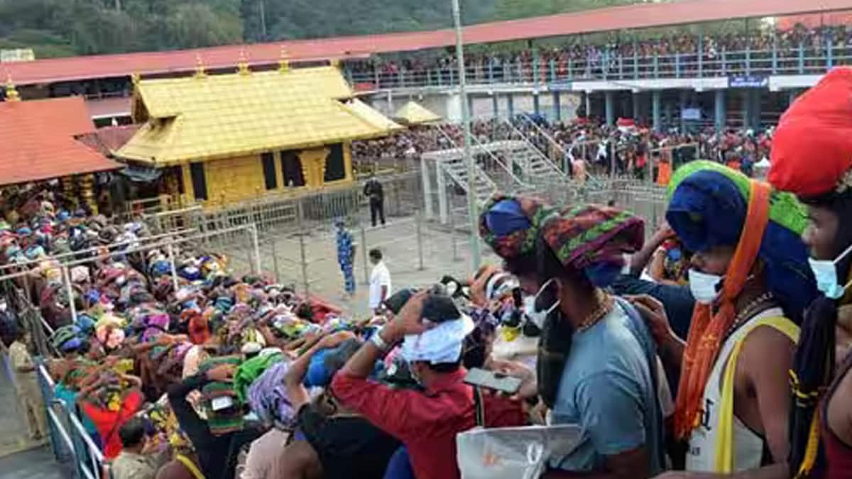 சபரிமலை ஐயப்பன் கோயில்: கூட்ட நெரிசலில் பக்தர்  ஒருவர் உயிரிழப்பு! அதிர்ச்சியில் உறைந்த பக்தர்கள்!