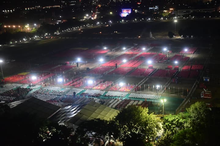 बिहार के लिए गुरुवार (20 नवंबर, 2025) का दिन ऐतिहासिक होगा. नीतीश कुमार 10वीं बार मुख्यमंत्री पद की शपथ लेंगे.