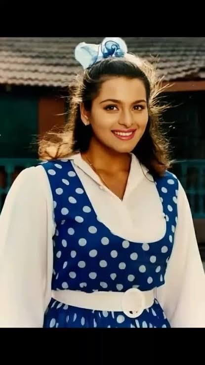 In the 90's, Shilpa Shirodkar has earned a lot of name in Bollywood by showcasing her acting skills. The actress is celebrating her 52nd birthday on 19th November. On this special occasion, we will tell many interesting things about Haseena's career.