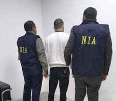 ਲਾਰੈਂਸ ਬਿਸ਼ਨੋਈ ਦੇ ਭਰਾ ਅਨਮੋਲ ਨੂੰ ਲਿਆਂਦਾ ਭਾਰਤ , NIA ਨੇ ਦਿੱਲੀ ਹਵਾਈ ਅੱਡੇ ਤੋਂ ਕੀਤਾ ਗ੍ਰਿਫ਼ਤਾਰ, ਲਿਆਂਦਾ ਜਾਵੇਗਾ ਪੰਜਾਬ ?