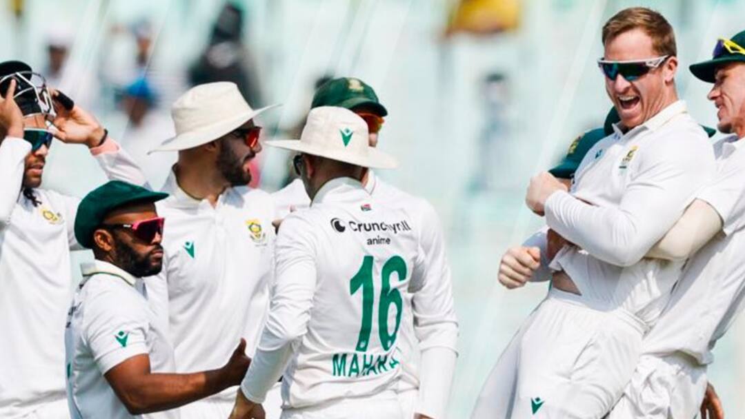 ind vs sa 2nd test south africa coach peit botha on barsapara stadium pitch and how simon harmer can be dangerous for team india टीम इंडिया का क्लीन स्वीप करने की तैयारी में दक्षिण अफ्रीका! कोच के बयान से भारतीय खेमे में खलबली मचनी तय