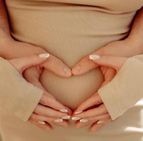 संपूर्ण धान्य, पुरेसे फायबर आणि व्हिटॅमिन डीयुक्त अन्नामुळे पचन सुधारते आणि आईचे संपूर्ण आरोग्यही चांगले राहते.