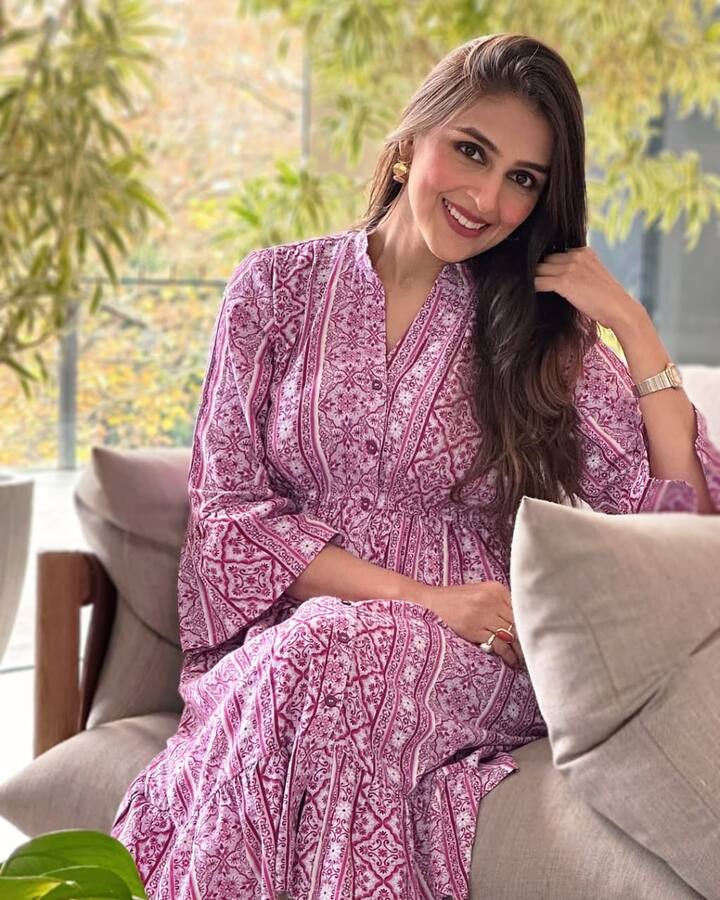 Not only did he create his own special identity in Hindi cinema, he also made everyone crazy with his charming acting in advertisements. Tomorrow the actress will turn 43 years old. On this occasion, we are going to take a look at his career.