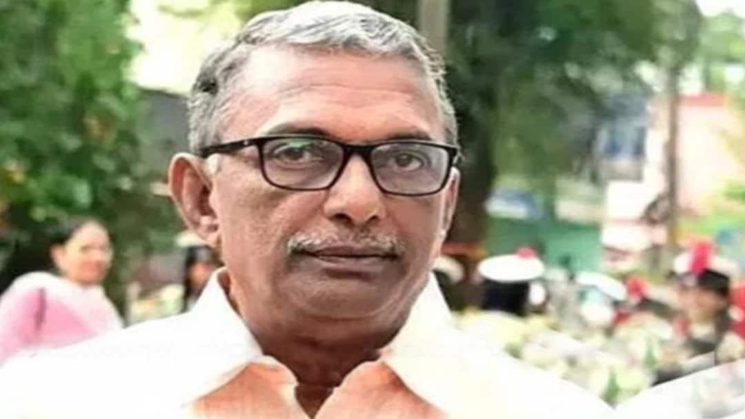 சபரிமலை ஐயப்பன் கோயில்: தங்கத்தகடு திருட்டு வழக்கில் முன்னாள் தலைவர் கைது! பரபரப்பு விசாரணை!