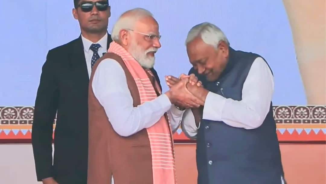 'Hand-In-Hand': Modi & Nitish Spark New Political Chemistry As NDA Returns In Bihar | WATCH