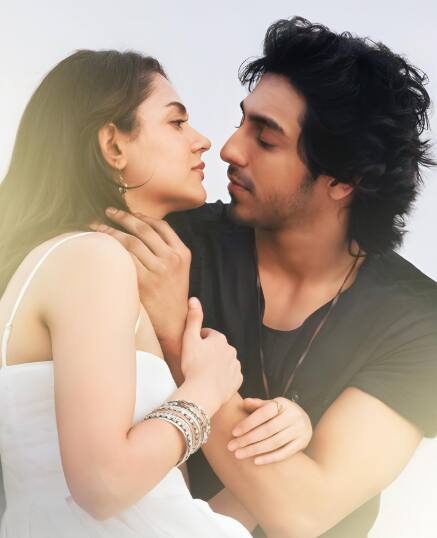 रिलेशनशिप में हैं अहान पांडे और अनीत पड्डा? करण जौहर ने किया कंफर्म! 'सैयारा' स्टार्स को बताया- बॉलीवुड का 'आईटी कपल