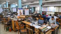 ਸਰਕਾਰੀ ਮੁਲਾਜ਼ਮਾਂ ਦੇ ਸੇਵਾਮੁਕਤ ਹੋਣ ਦੀ ਕਿੰਨੀ ਹੋਏਗੀ ਉਮਰ? ਜਾਣੋ ਕਿੰਨੇ ਸਾਲ ਦਾ ਹੋਇਆ ਵਾਧਾ, ਪਰ ਇਸ ਸ਼ਰਤ 'ਤੇ ਮਿਲੇਗਾ ਲਾਭ...